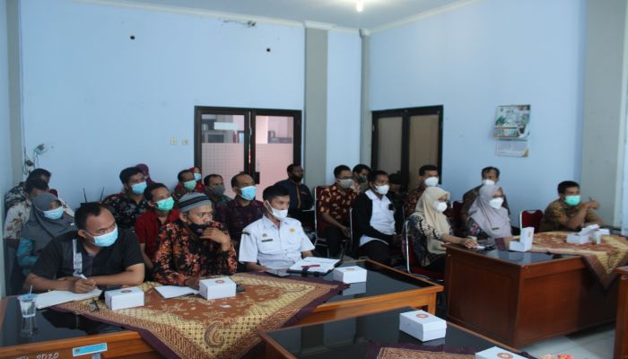 RAPAT PEMBAHASAN PELAYANAN ADMINDUK KIOS PELANDUK MELALUI WA TICKET