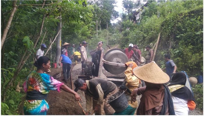 PEMBANGUNAN JALAN RABAT BETON SEPANJANG 480M, DUSUN JOMBRET MULAI DIGARAP